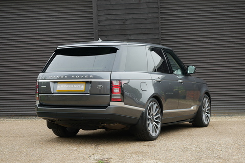 Land Rover Range Rover 4.4 SD V8 Autobiography AWD (Pan Roof, Head Up, Deployable Steps, 22's, Electric Tow Bar) 