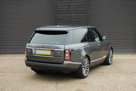 Land Rover Range Rover 4.4 SD V8 Autobiography AWD (Pan Roof, Head Up, Deployable Steps, 22's, Electric Tow Bar) 