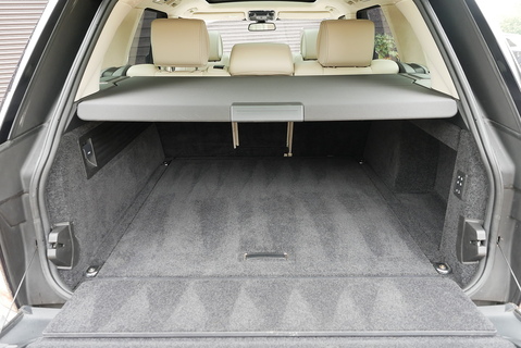 Land Rover Range Rover 4.4 SD V8 Autobiography AWD (Pan Roof, Head Up, Deployable Steps, 22's, Electric Tow Bar) 