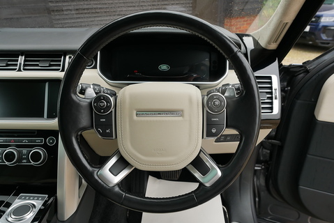 Land Rover Range Rover 4.4 SD V8 Autobiography AWD (Pan Roof, Head Up, Deployable Steps, 22's, Electric Tow Bar) 