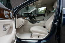 Mercedes-Benz E Class E400 4MATIC EXCLUSIVE Automatic 
