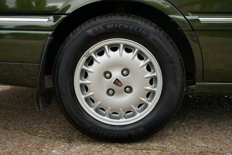 825 Sli Saloon 2.5 Automatic Petrol