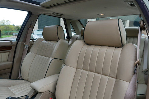 825 Sli Saloon 2.5 Automatic Petrol