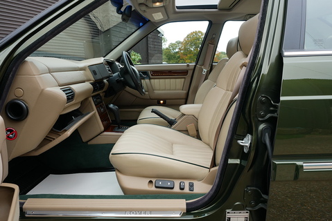 825 Sli Saloon 2.5 Automatic Petrol