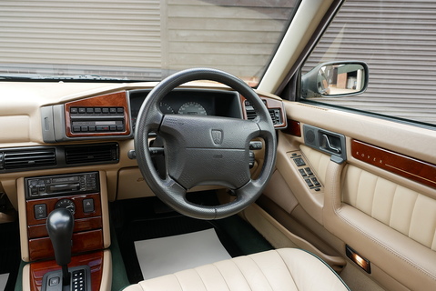 825 Sli Saloon 2.5 Automatic Petrol