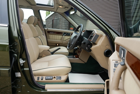 825 Sli Saloon 2.5 Automatic Petrol