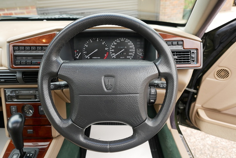 825 Sli Saloon 2.5 Automatic Petrol