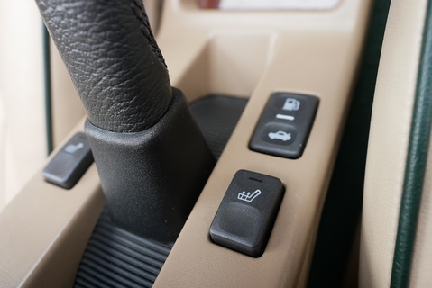 825 Sli Saloon 2.5 Automatic Petrol