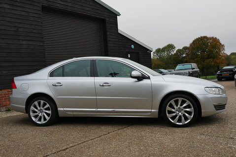 3.0 T6 Inscription AWD Saloon 3.0 Semi Auto Petrol