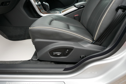 3.0 T6 Inscription AWD Saloon 3.0 Semi Auto Petrol