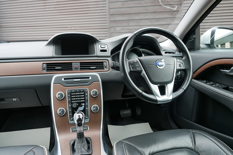 3.0 T6 Inscription AWD Saloon 3.0 Semi Auto Petrol