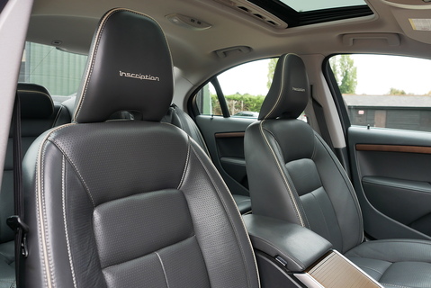 3.0 T6 Inscription AWD Saloon 3.0 Semi Auto Petrol