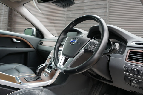 3.0 T6 Inscription AWD Saloon 3.0 Semi Auto Petrol