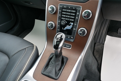 3.0 T6 Inscription AWD Saloon 3.0 Semi Auto Petrol