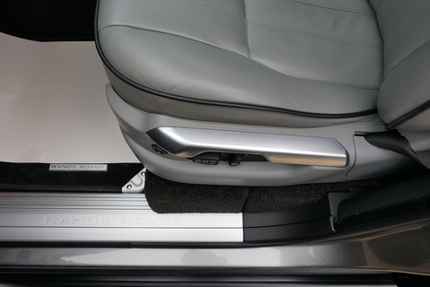 4.4 TD V8 Vogue SUV 5dr Diesel Auto 4WD Euro 5 (313 bhp)