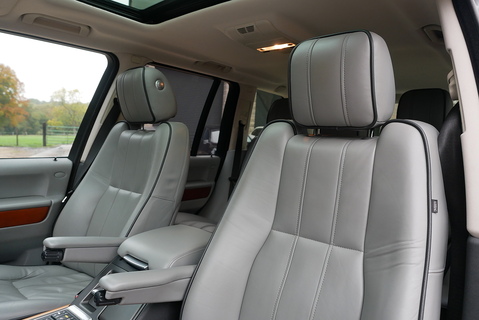 4.4 TD V8 Vogue SUV 5dr Diesel Auto 4WD Euro 5 (313 bhp)