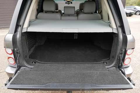 4.4 TD V8 Vogue SUV 5dr Diesel Auto 4WD Euro 5 (313 bhp)