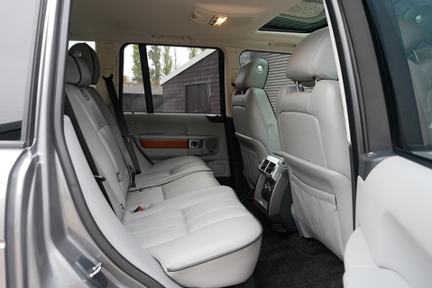 4.4 TD V8 Vogue SUV 5dr Diesel Auto 4WD Euro 5 (313 bhp)