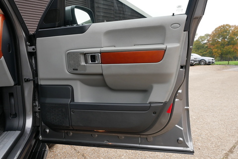 4.4 TD V8 Vogue SUV 5dr Diesel Auto 4WD Euro 5 (313 bhp)