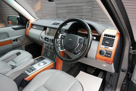 4.4 TD V8 Vogue SUV 5dr Diesel Auto 4WD Euro 5 (313 bhp)