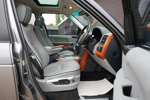 4.4 TD V8 Vogue SUV 5dr Diesel Auto 4WD Euro 5 (313 bhp)