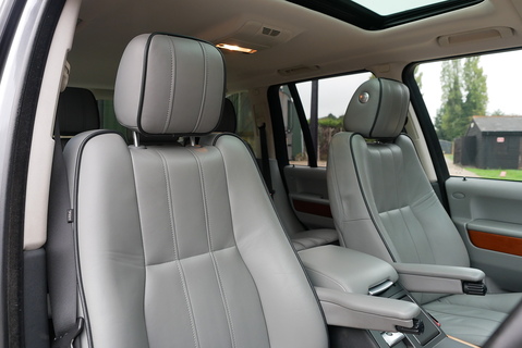 4.4 TD V8 Vogue SUV 5dr Diesel Auto 4WD Euro 5 (313 bhp)