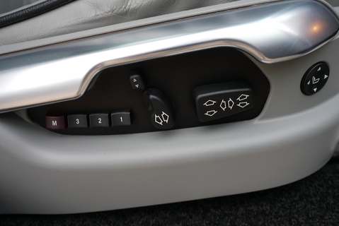 4.4 TD V8 Vogue SUV 5dr Diesel Auto 4WD Euro 5 (313 bhp)