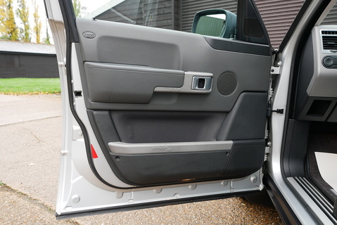 Range Rover 4.4i V8 Vogue Automatic AWD (1 Owner from new.. Totally Original)