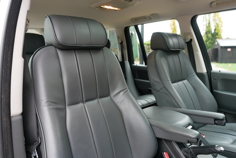 Range Rover 4.4i V8 Vogue Automatic AWD (1 Owner from new.. Totally Original)