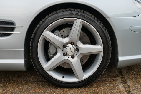 Mercedes R230 SL500 5.5 V8 Convertible Automatic (AMG Sports Package)