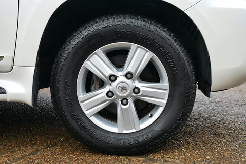 4.6 V8 AX 7 Seats Automatic Petrol