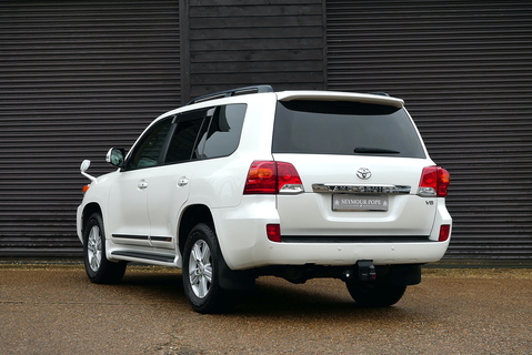 4.6 V8 AX 7 Seats Automatic Petrol