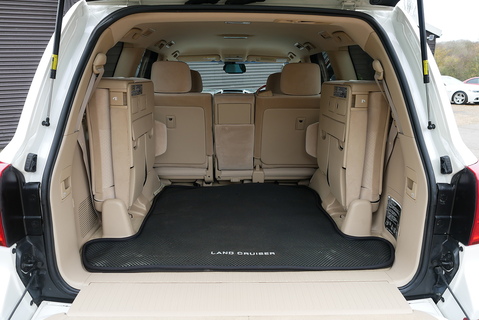 4.6 V8 AX 7 Seats Automatic Petrol