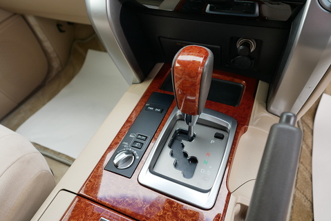 4.6 V8 AX 7 Seats Automatic Petrol