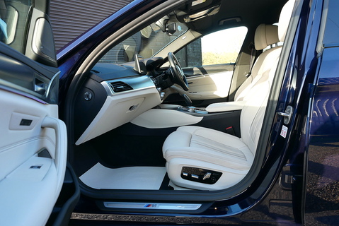 3.0 530d MHT M Sport Saloon 4dr Diesel Hybrid Steptronic xDrive Euro 6 (s/s) (286 ps)