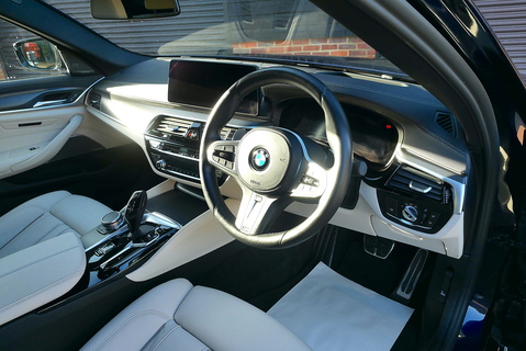 3.0 530d MHT M Sport Saloon 4dr Diesel Hybrid Steptronic xDrive Euro 6 (s/s) (286 ps)