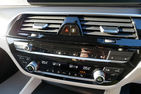 3.0 530d MHT M Sport Saloon 4dr Diesel Hybrid Steptronic xDrive Euro 6 (s/s) (286 ps)