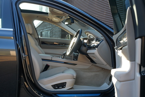 740i Limited Edition Summit  Saloon 3.0 Automatic Petrol