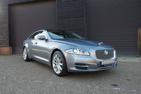 V8 Premium Luxury Saloon 5.0 Automatic Petrol