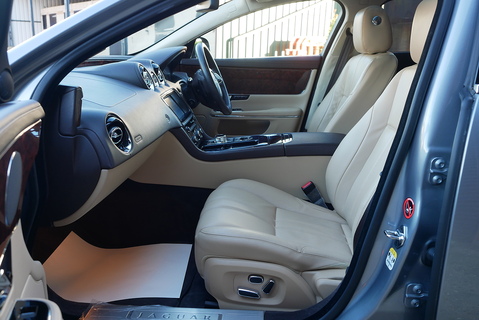 V8 Premium Luxury Saloon 5.0 Automatic Petrol