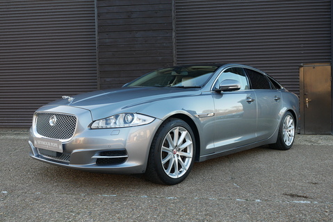 V8 Premium Luxury Saloon 5.0 Automatic Petrol