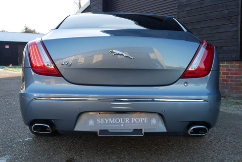 V8 Premium Luxury Saloon 5.0 Automatic Petrol