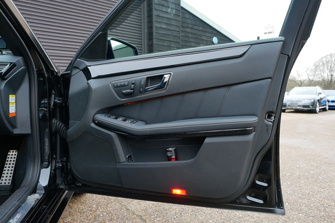 E350 SPORT AMG 7 G-Tronic Estate Estate 3500 Automatic Petrol