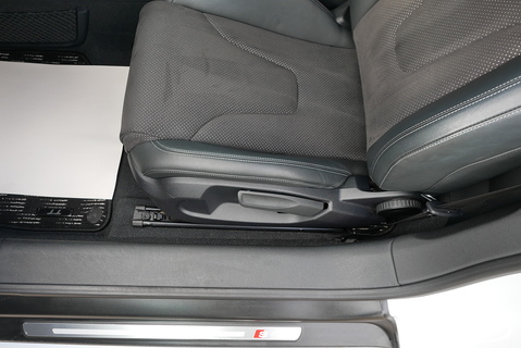 Audi TT 1.8i TFSI Coupe S-Tronic Automatic (Stunning Cherished Example)