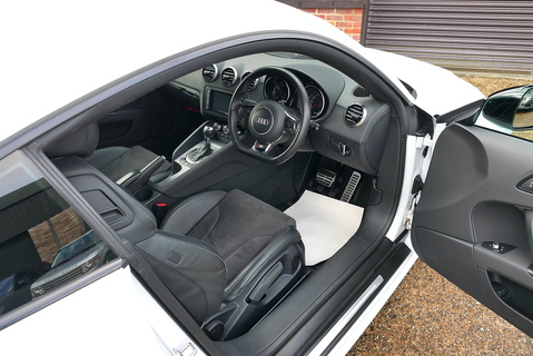 Audi TT 1.8i TFSI Coupe S-Tronic Automatic (Stunning Cherished Example)