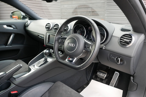 Audi TT 1.8i TFSI Coupe S-Tronic Automatic (Stunning Cherished Example)