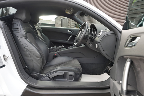 Audi TT 1.8i TFSI Coupe S-Tronic Automatic (Stunning Cherished Example)