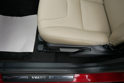 Volvo XC60 2.4 D4 SE LUX Nav Manual AWD (High Spec 1 Owner Example)