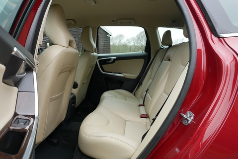 Volvo XC60 2.4 D4 SE LUX Nav Manual AWD (High Spec 1 Owner Example)