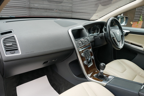 Volvo XC60 2.4 D4 SE LUX Nav Manual AWD (High Spec 1 Owner Example)